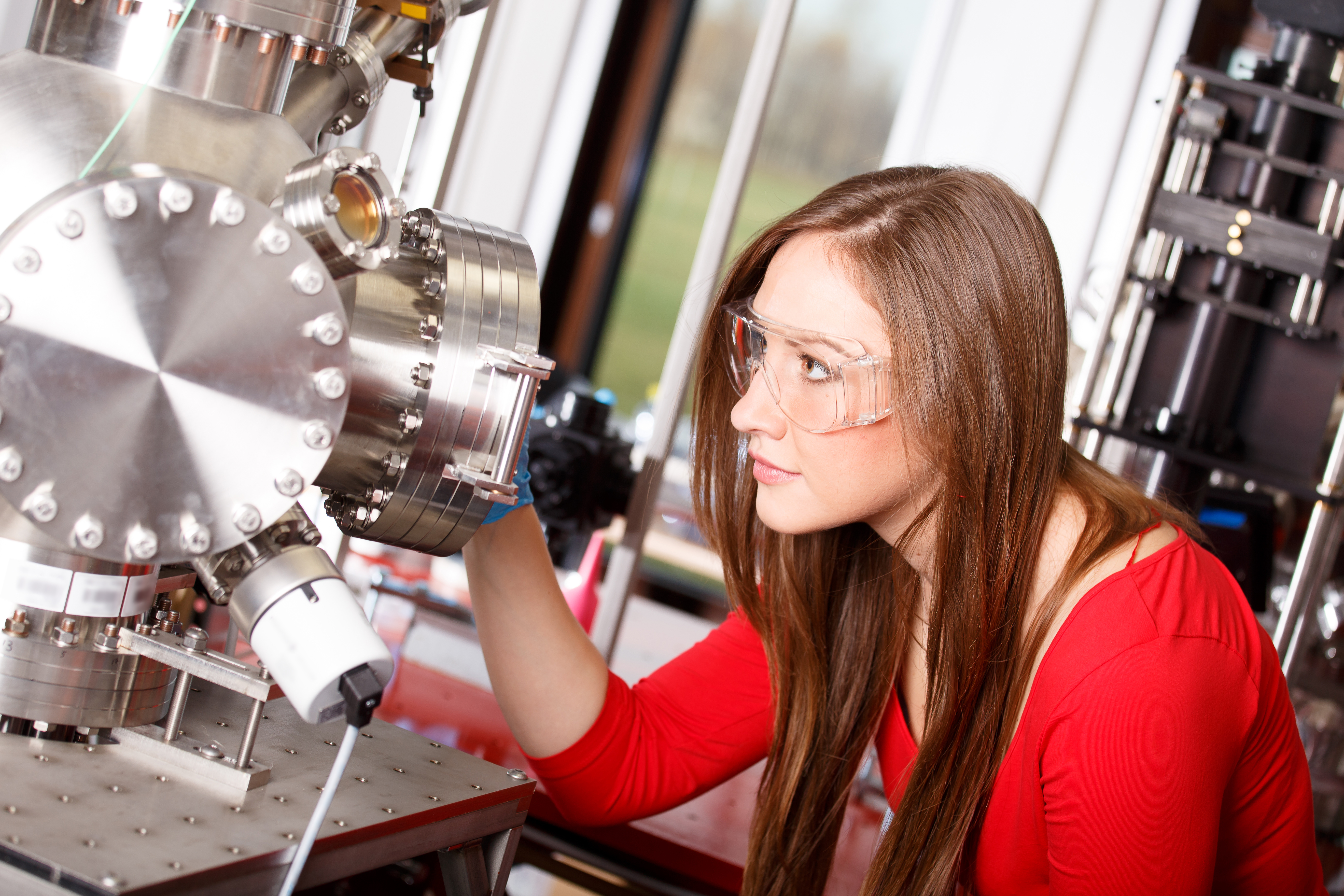 picture of female physicist